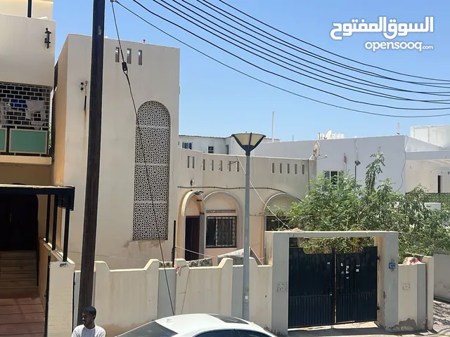 120m2 4 Bedrooms Villa for Sale in Muscat Qurm