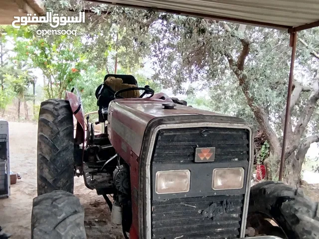 2004 Tractor Agriculture Equipments in Ajloun