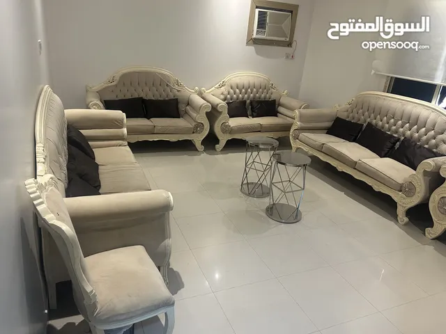 مجلس وطاولات