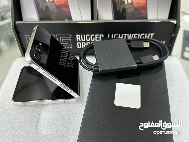 Samsung Galaxy Z Flip5 256 GB in Kuwait City