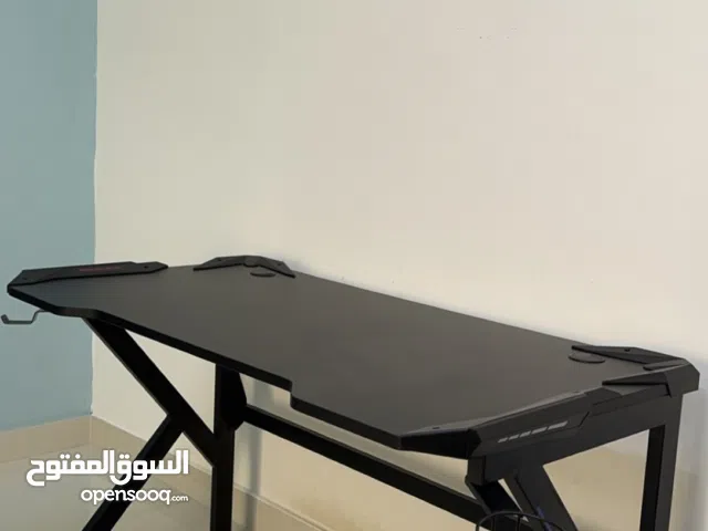 طاولة قيمنج كاربون فايبر باللون الاسود  Gaming Carbon Fiber Table Black Color