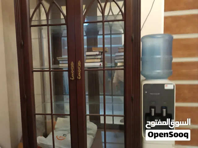 نيش وبايوه وخشب مطبخ ومتفرقات للبيع بحاله جيده جدا