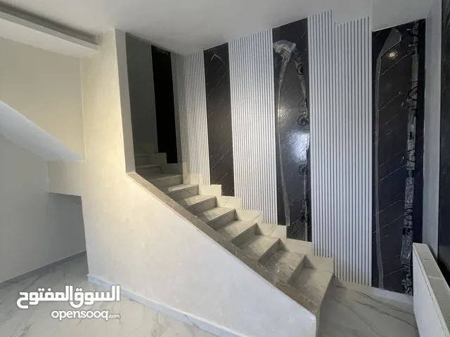 250 m2 4 Bedrooms Apartments for Sale in Irbid Al Rahebat Al Wardiah