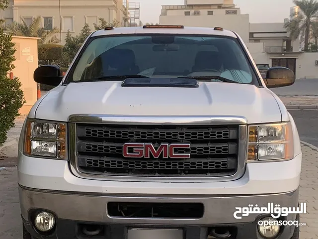 Used GMC Sierra in Kuwait City