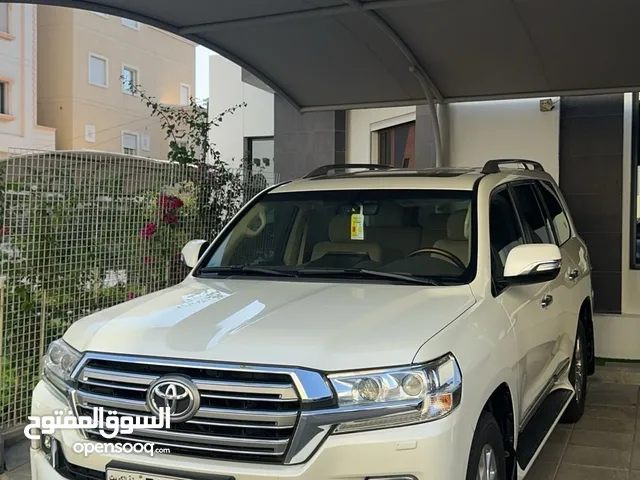 Used Toyota Land Cruiser in Kuwait City