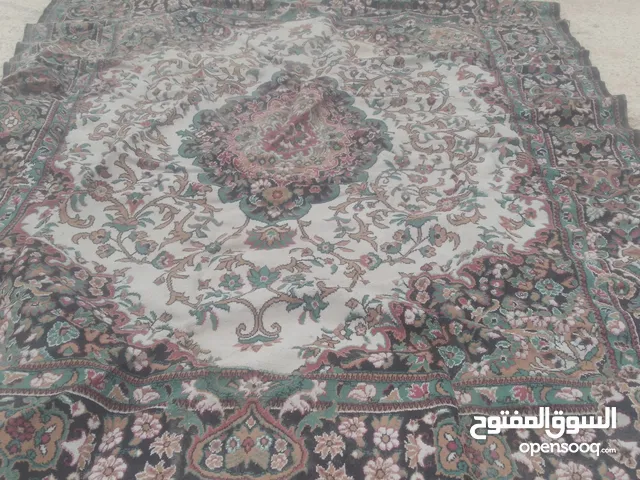 سجاده مستعمله الطول 3 م والعرض مترين و20 للبيع