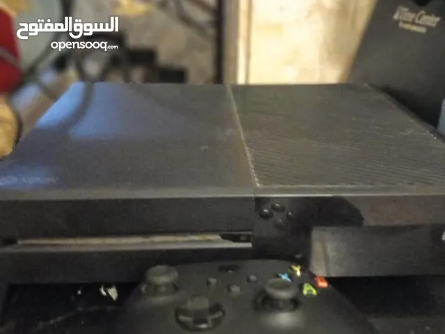 Used Xbox one with controller