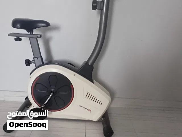 دراجه رياضيه ثابته شبه جديده ،بحاله ممتازه