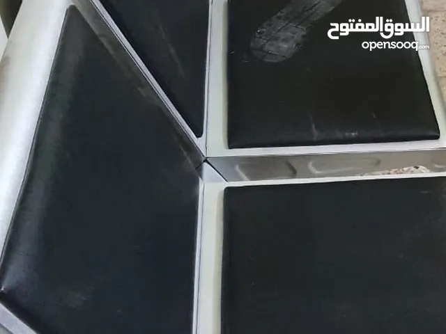 مصاطب ثلاثية و ميوزة مكتبية