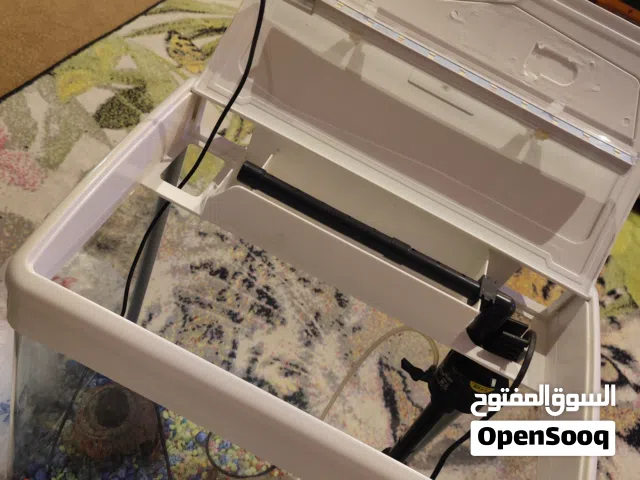 حوض سمك مع مرفقات