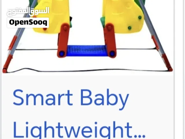 أرجوحة أطفال بحالة جيدة استخدام خفيف