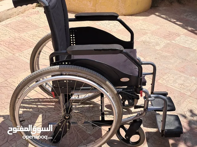 كرسي متحرك عادي للبيع
