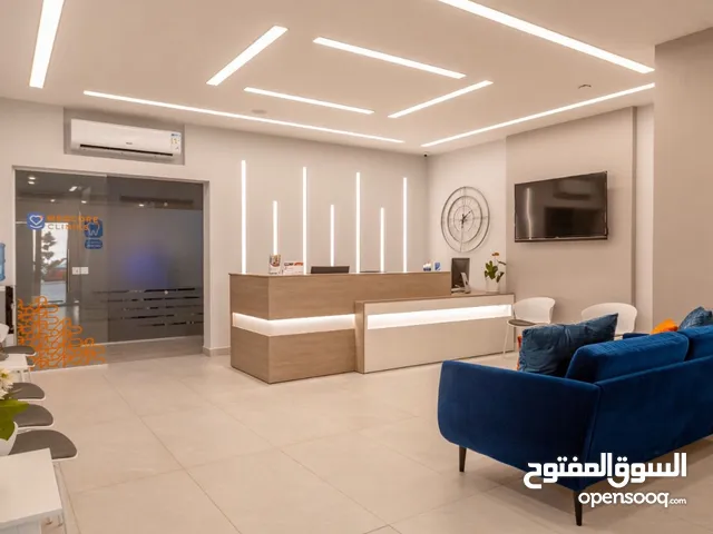 عيادة للضمان داخل مركز طبي تصلح لاغلب التخصصات الطبية بمنطقة مميزة و مرضى بشكل مستمر و سعر مميز