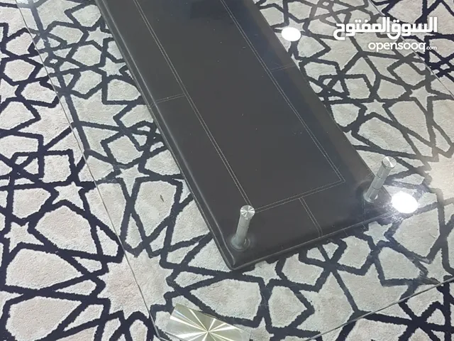 طاولة زجاجية للبيع
