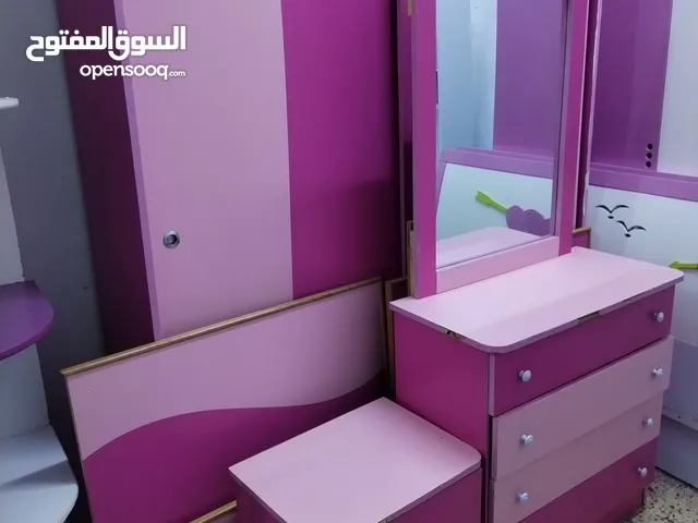 غرفة نوم بناتية بسعر حررررق استعمال خفيف خشب لاتيه أقرء الوصف