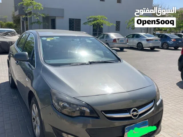 2021 أوبل استرا Standard