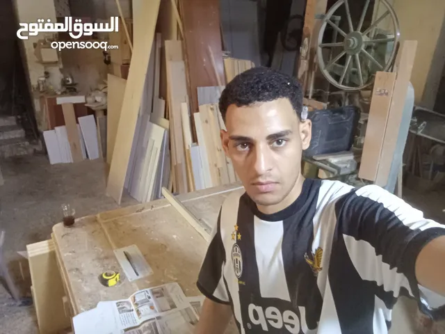 نجار ديكور وصيانة عامه وابوابbvc