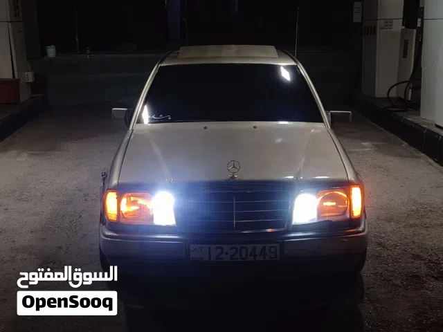 1995 مرسيدس بنز الفئة-E E 200