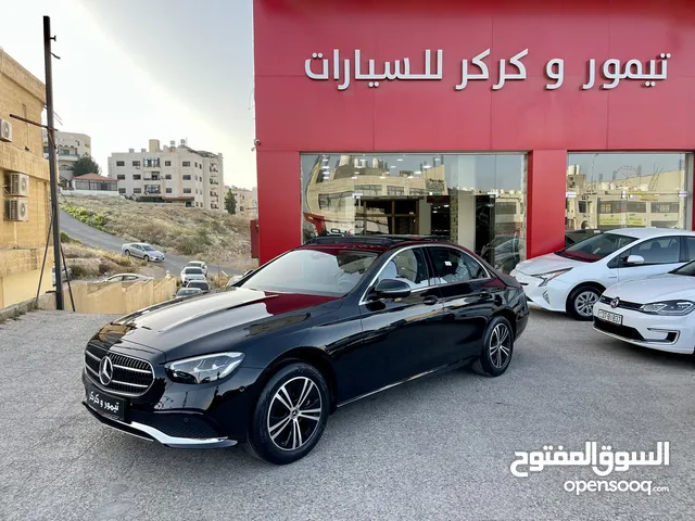 مرسيدس E200 بانوراما 2022 اسود عداد 6 الف فقط بحالة الزيرو وارد المانيا مميزة