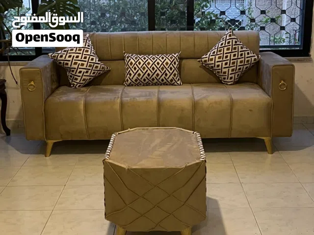 طقم كنب ولا اروع 9مقاعد مع طاوله خشب لاتيه وقراط