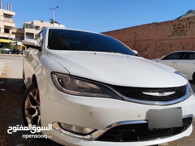 Used Chrysler 200 in Hama