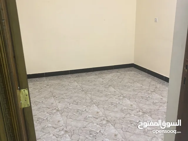 100 m2 2 Bedrooms Townhouse for Rent in Basra Al Mishraq al Jadeed