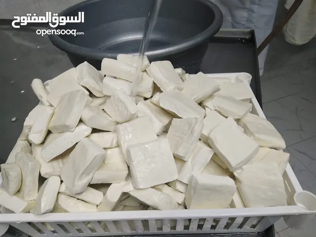 يتوفر لدينا اجبان