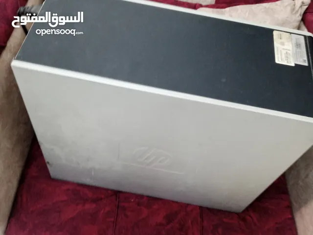 PC مستعمل وثلاث شاشات وحدة سامسونج وماوس وكيبورد كلاسيك