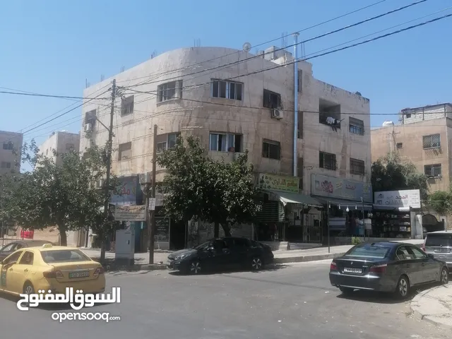 مجمع تجاري للبيع