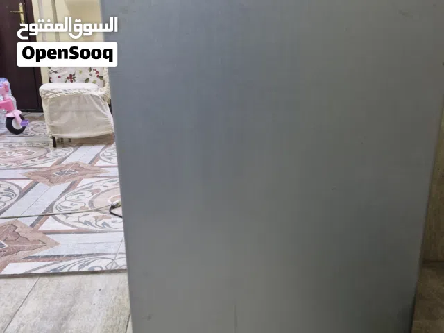 ثلاجة بحالة جيدة