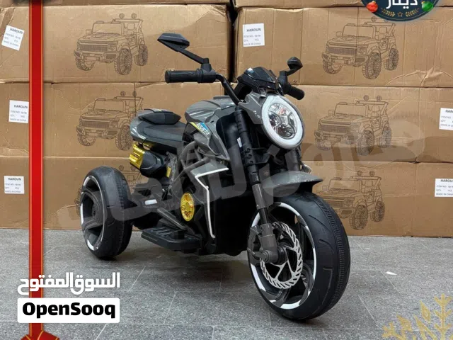 دراجة شحن حجم عملاق تناسب من عمر4 - 14سنة مع موسيقى و اناره و بلوتوث و مفتاح تشغيل 12 فولت  مواصفات