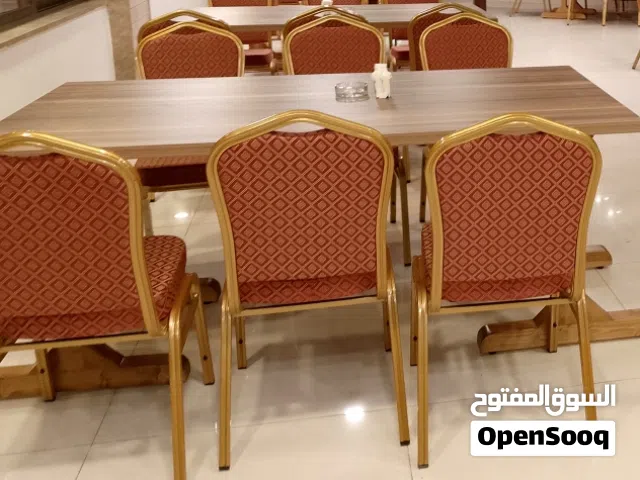 50 كرسي  8 طاولات  للبيع