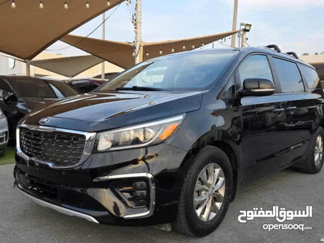 Used Kia Sedona in Sharjah