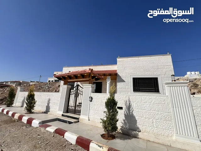 180 m2 3 Bedrooms Townhouse for Sale in Zarqa Dahiet Al Madena Al Monawwara