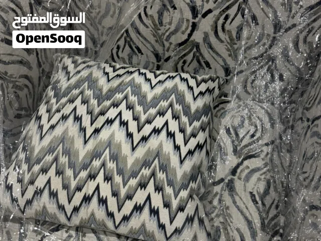 كنب تم تنجيدة حديثا بقراطيسة