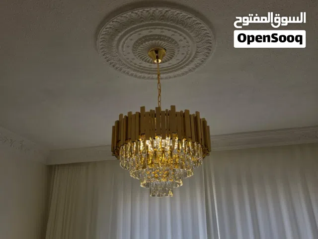 ثلاث ثريات للبيع