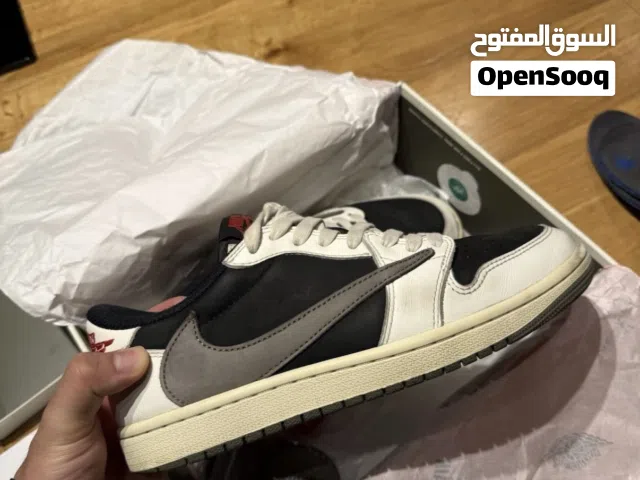 Travis Scott Nike Jordan 1 low sneaker