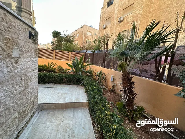 390 m2 5 Bedrooms Apartments for Sale in Amman Al Rabiah