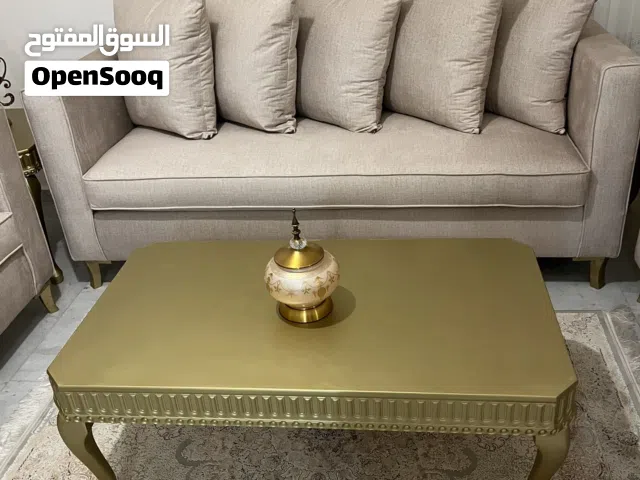 طقم ضيوف مع طاولات و سفرة