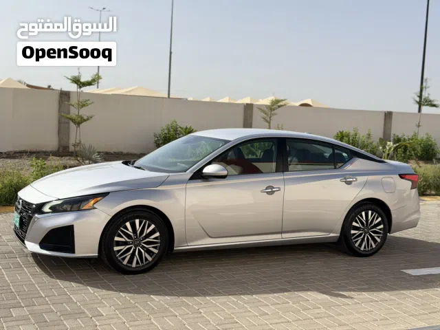 2023 Nissan Altima SV