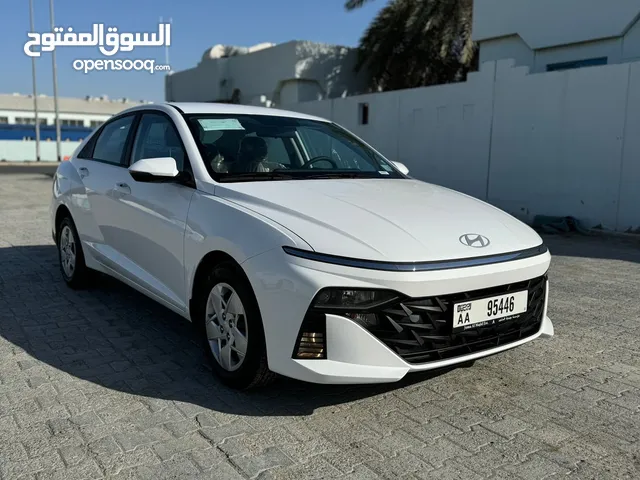 Sedan Hyundai in Dubai