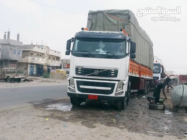 شاحنة فولفو 2013 عررررطه جديد وكاله