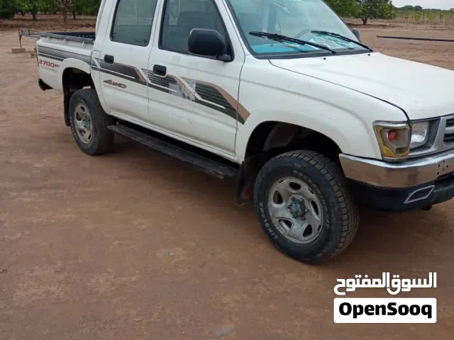 2002 Toyota Hilux Standard