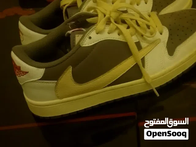 بوط نايك ترافس اسكوت