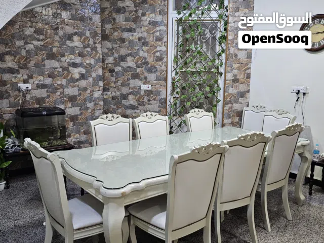 ميز طعام 8 كراسي