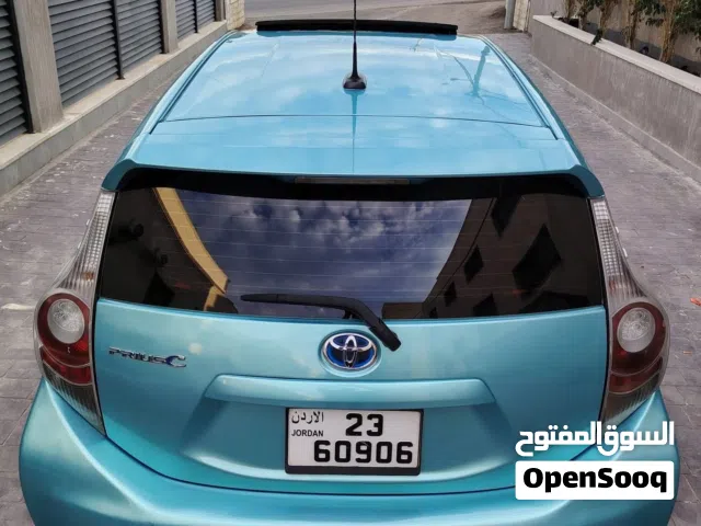 2013 تويوتا بريوس Prius C