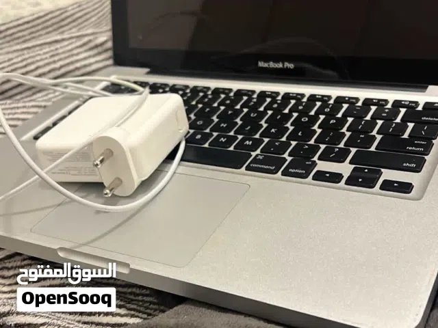 apple macbook pro 2010 13” with charger cable