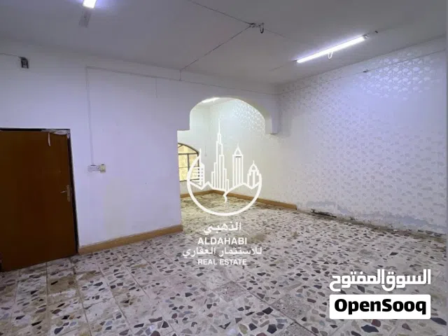 240 m2 2 Bedrooms Townhouse for Rent in Basra Jubaileh