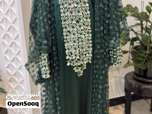 ثوب عربي مطرز