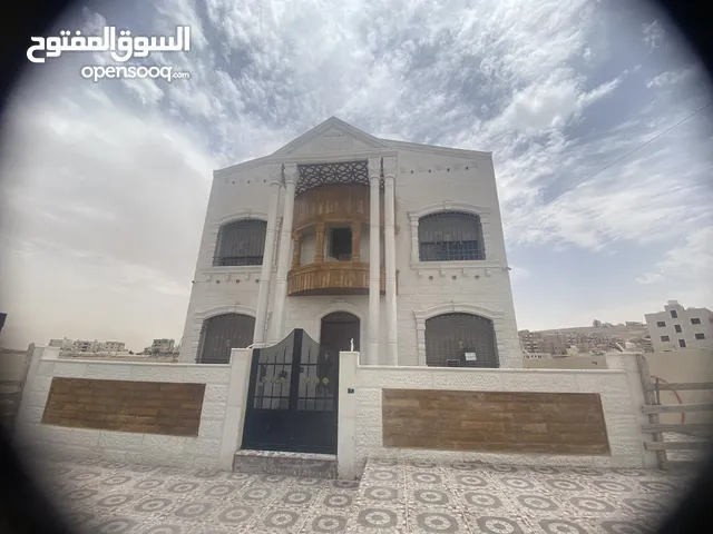 270 m2 More than 6 bedrooms Villa for Sale in Amman Marka Al Shamaliya
